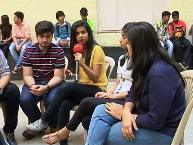 मेरी आवाज सुनो : क्या सेल्फी आदत बन गई है?