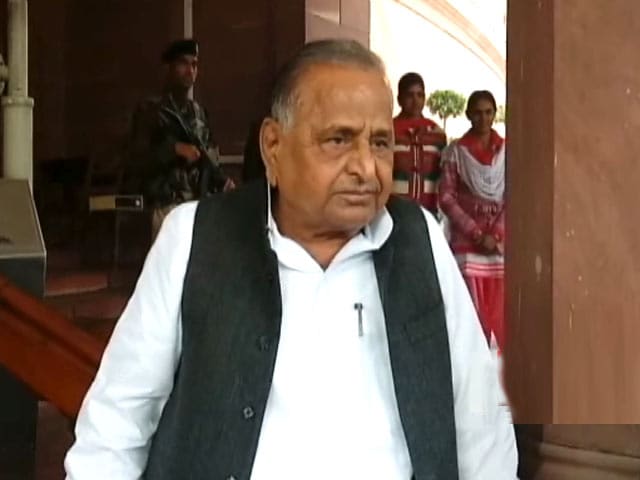 Video : No VIP: In Electricity 'Raid', Mulayam Singh's Home Is Busted