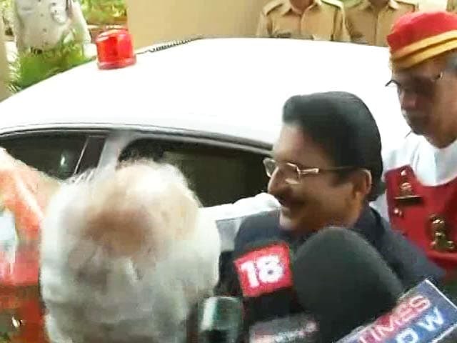 Video : Suspense Over Sasikala Swearing-In, Governor Back In Chennai Tomorrow