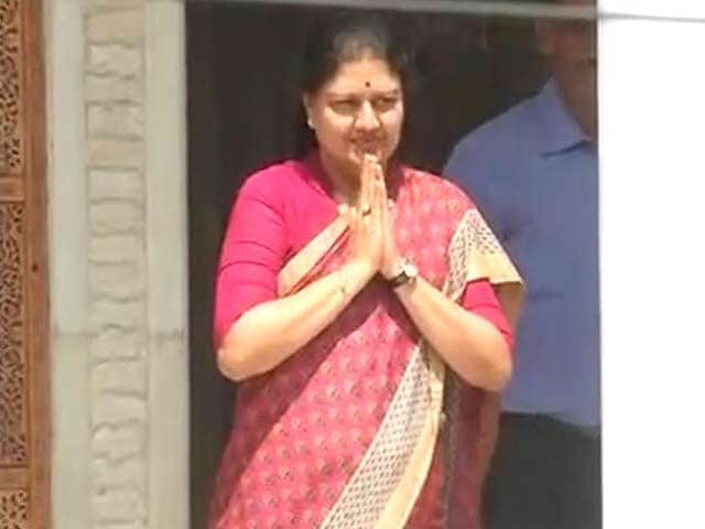 Video : Governor To Meet Sasikala, Supporters Today