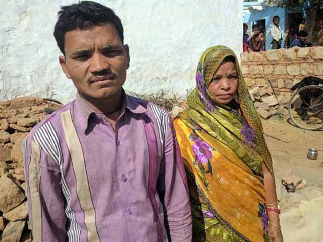 A Village Of 1,000 Shares How It's Hunkered Down For Notes Ban