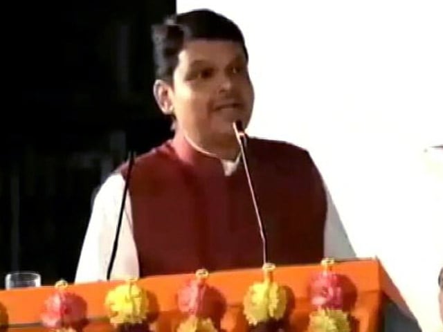 Video : शिवसेना ने मुंबई को पटना के पायदान पर ला दिया : देवेंद्र फडणवीस
