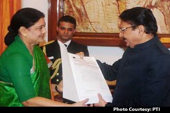 Signatures For Sasikala Will Have To Be Verified, Governor Said: Sources Signatures For Sasikala Will Have To Be Verified, Governor Said: Sources
