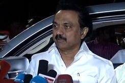 In Sasikala vs Panneerselvam, Rival DMK's Stalin Meets Governor In Sasikala vs Panneerselvam, Rival DMK's Stalin Meets Governor