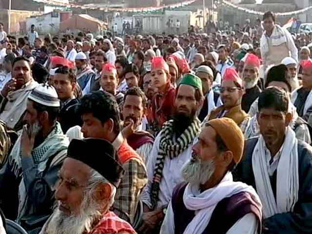 Videos : यूपी चुनाव 2017 : बिलासपुर विधानसभा सीट पर बीजेपी और सपा-कांग्रेस में कड़ी टक्कर