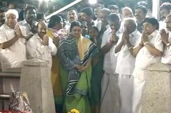 O Panneerselvam Returns to Jayalalithaa's Grave, Her Niece Joins Him O Panneerselvam Returns to Jayalalithaa's Grave, Her Niece Joins Him