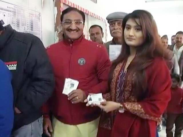 उत्तराखंड में 69 सीटों पर मतदान, बीजेपी-कांग्रेस में कड़ी टक्कर