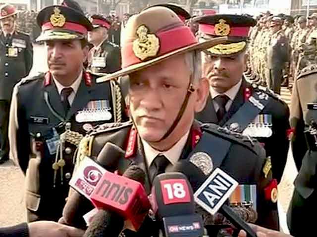 Videos : पाकिस्तान या ISIS का झंडा लहराने वालों के खिलाफ होगी सख्त कड़ी कार्रवाई : सेना प्रमुख
