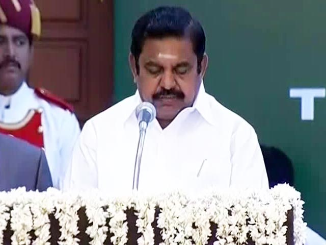 तमिलनाडु : पलानीस्वामी ने ली मुख्‍यमंत्री पद की शपथ