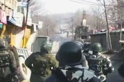 नेशनल रिपोर्टर : कश्मीर में पत्थरबाजी को पाकिस्तान का समर्थन नेशनल रिपोर्टर : कश्मीर में पत्थरबाजी को पाकिस्तान का समर्थन