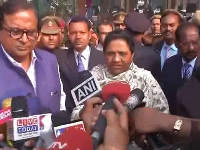 UP Election 2017: Mayawati Casts Her Vote In Lucknow, Confident Of Victory