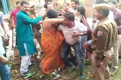 राजस्थान : विधायक के पति ने थाने में किया हंगामा राजस्थान : विधायक के पति ने थाने में किया हंगामा