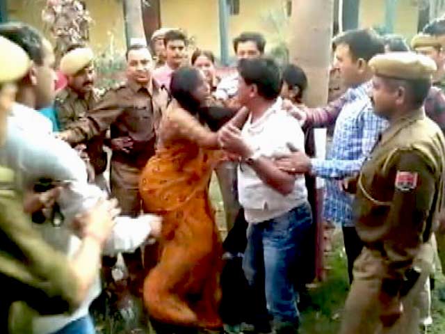 Video : कोटा में बीजेपी विधायक के पति ने पुलिस इंस्पेक्टर को मारा थप्पड़