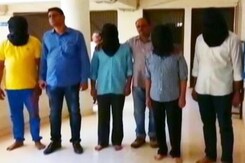 खुद को सरकारी अफसर बताकर 1.20 करोड़ रुपये के पुराने नोट लूटे, 7 आरोपी गिरफ्तार खुद को सरकारी अफसर बताकर 1.20 करोड़ रुपये के पुराने नोट लूटे, 7 आरोपी गिरफ्तार