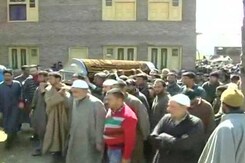 An Army Jawan Gets a Hero's Welcome In Kashmir, And A Tearful Goodbye An Army Jawan Gets a Hero's Welcome In Kashmir, And A Tearful Goodbye