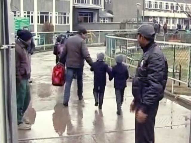 8 महीने बाद कश्मीर के स्कूल दोबारा खुले