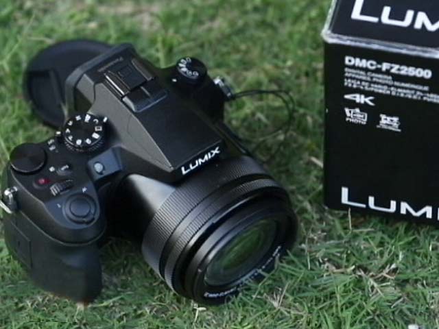 Unboxing Panasonic Lumix FZ2500