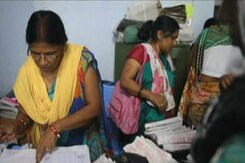 ASHAs Fight Off Poor Pay, Demand Permanent Jobs ASHAs Fight Off Poor Pay, Demand Permanent Jobs