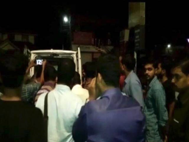 Videos : केरल : कोझिकोड में RSS दफ़्तर के पास धमाका, 4 बीजेपी कार्यकर्ता घायल