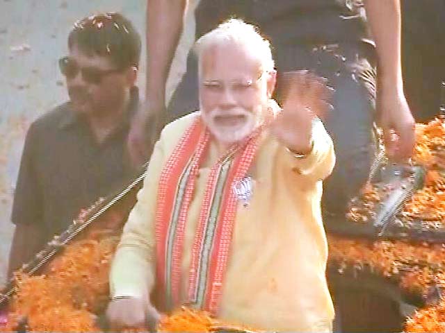 Amid Rose Petal Shower, Slogans, PM Modi Begins Varanasi Roadshow