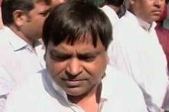 गायत्री प्रजापति को सुप्रीम कोर्ट से दोहरा झटका गायत्री प्रजापति को सुप्रीम कोर्ट से दोहरा झटका