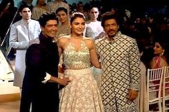 Mijwan Fashion Show: शाहरुख और अनुष्का बने शो स्टॉपर Mijwan Fashion Show: शाहरुख और अनुष्का बने शो स्टॉपर