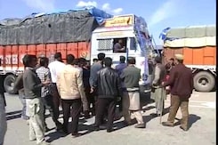 Jammu-Srinagar National Highway Blocked For The Fifth Consecutive Day Jammu-Srinagar National Highway Blocked For The Fifth Consecutive Day