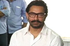 52 साल के हुए अभिनेता आमिर ख़ान, मीडिया संग मनाया जन्मदिन 52 साल के हुए अभिनेता आमिर ख़ान, मीडिया संग मनाया जन्मदिन