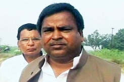 UP: कई दिनों से फरार चल रहे सपा नेता गायत्री प्रसाद प्रजापति गिरफ्तार UP: कई दिनों से फरार चल रहे सपा नेता गायत्री प्रसाद प्रजापति गिरफ्तार