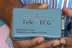 सिर्फ 4,000 रुपये की ECG मशीन, भाभा एटॉमिक रिसर्च सेंटर के वैज्ञानिकों की बड़ी उपलब्धि सिर्फ 4,000 रुपये की ECG मशीन, भाभा एटॉमिक रिसर्च सेंटर के वैज्ञानिकों की बड़ी उपलब्धि