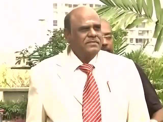 Video : As Cops Land At His Doorstep, Bengal Judge Says Will Sue For 14 Crores