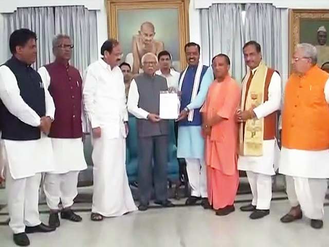 योगी आदित्यनाथ ने की उत्तर प्रदेश के राज्यपाल राम नाइक से मुलाकात