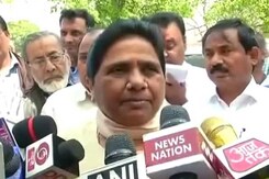 EVM पर कोर्ट जाने की तैयारी में मायावती, कहा- चैन से नहीं बैठने दूंगी सरकार को EVM पर कोर्ट जाने की तैयारी में मायावती, कहा- चैन से नहीं बैठने दूंगी सरकार को