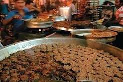 लखनऊ : 100 साल में पहली बार बंद हुई टुंडे कबाबी की दुकान लखनऊ : 100 साल में पहली बार बंद हुई टुंडे कबाबी की दुकान