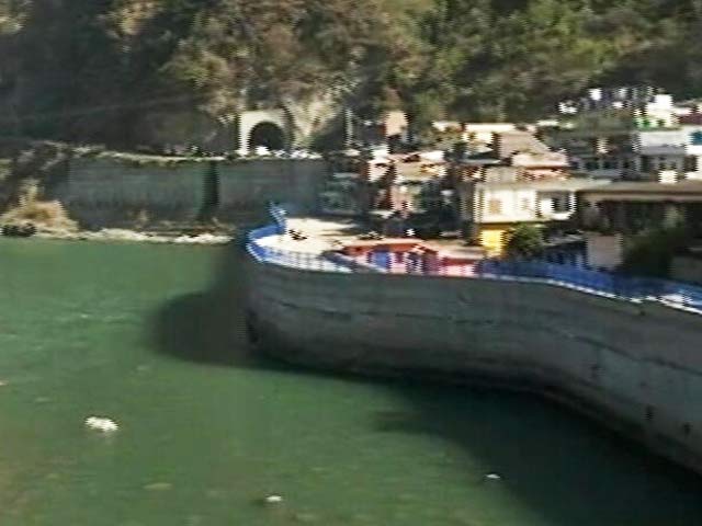 उत्तरकाशी में मैली हो रही है गंगा, शहर की सारी गंदगी जाती है नदी में