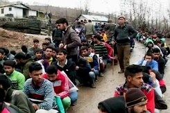 सेना में भर्ती होने के लिए घाटी के नौजवानों में दिखा उत्साह सेना में भर्ती होने के लिए घाटी के नौजवानों में दिखा उत्साह