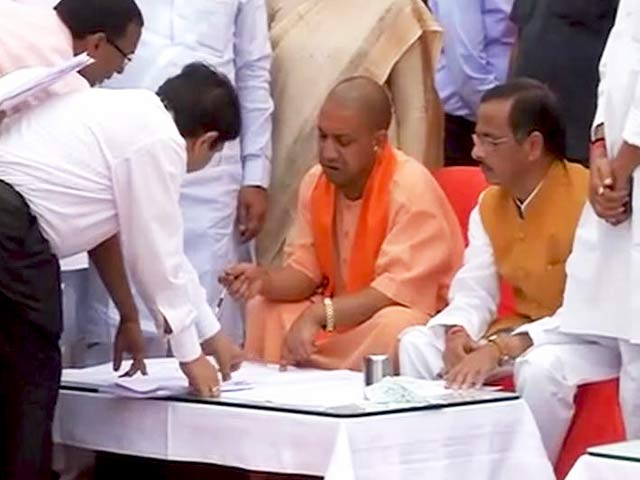 गोमती रिवर फ्रंट का जायजा लेने पहुंचे योगी आदित्यनाथ