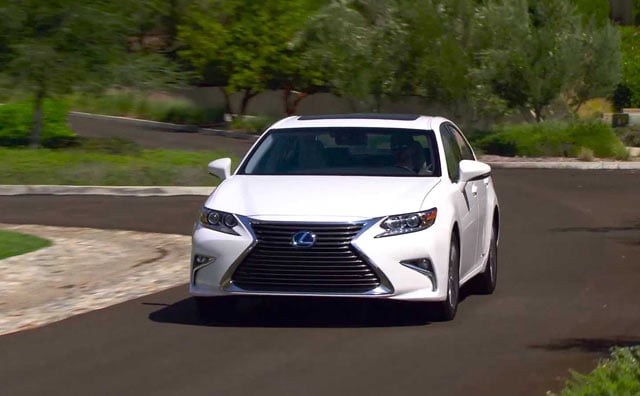 Video : Lexus ES 300h First Look