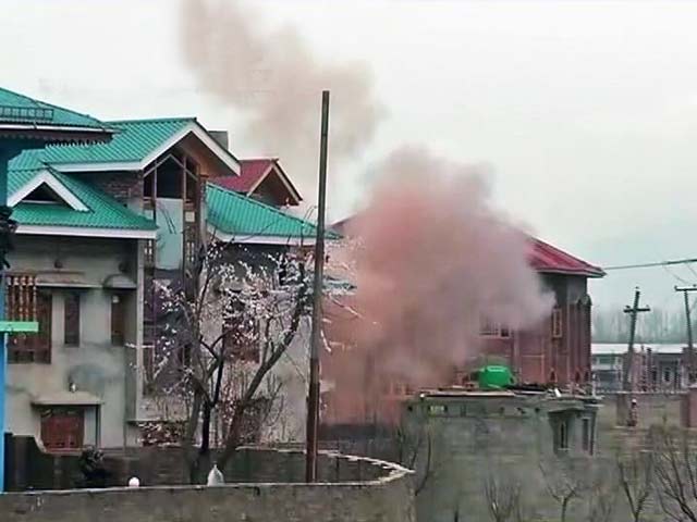 कश्‍मीर के बड़गाम में आतंकियों और सुरक्षाबलों की मुठभेड़, 3 नागरिकों की भी मौत