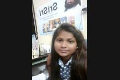 Teen Patanjali Salesgirl Shot Outside Store, Murder Caught On CCTV Teen Patanjali Salesgirl Shot Outside Store, Murder Caught On CCTV