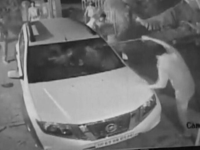 बीएचयू छात्रों और डॉक्टरों के बीच झड़प