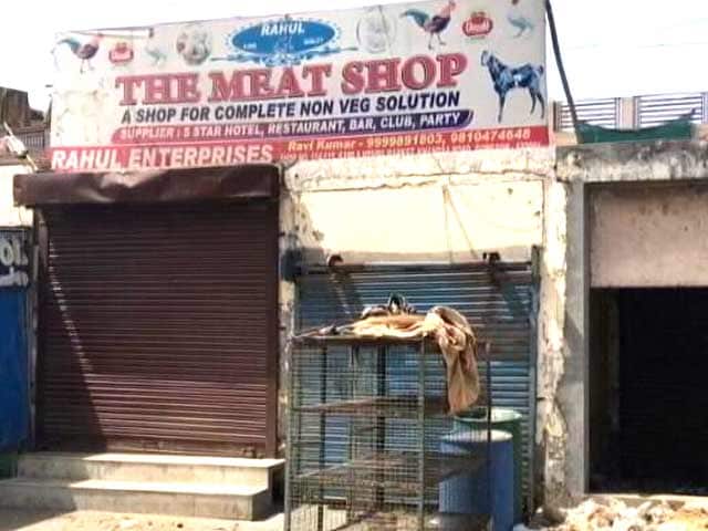 Videos : यूपी के बाद अब गुरुग्राम में मीट की दुकानों पर शिवसेना का धावा