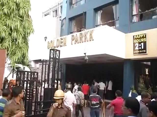 कोलकाता के पॉश इलाके के एक होटल में लगी आग, दो की मौत