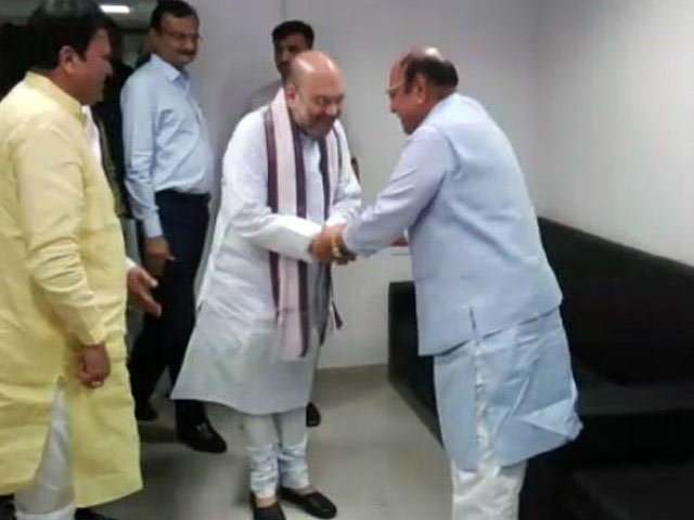 अमित शाह और शंकरसिंह वाघेला ने की चाय पर चर्चा