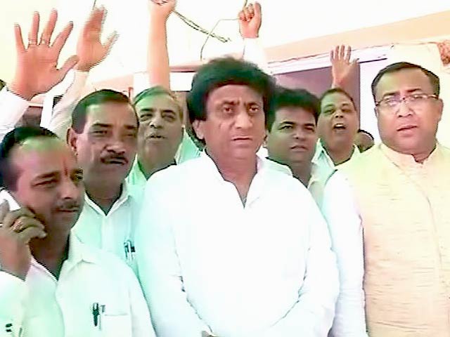 मेरठ नगर निगम में वंदे मातरम पर विवाद, बैठक से 8 पार्षद गए बाहर