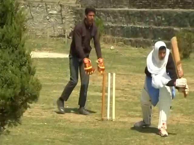 17-Year-Old Girl is Kashmir's New Cricket Sensation
