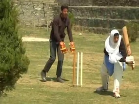 17-Year-Old Girl is Kashmirs New Cricket Sensation