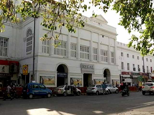 दिल्ली के ऐतिहासिक रीगल सिनेमा का 'लास्ट डे लास्ट शो'