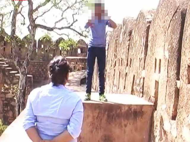 'No <i>Murga</i> Position': New Dos and Don'ts For UP's Anti-Romeo Squads