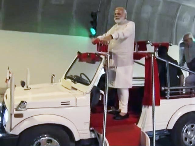 इंडिया 9 बजे : देश की सबसे लंबी सुरंग को प्रधानमंत्री ने किया देश को समर्पित